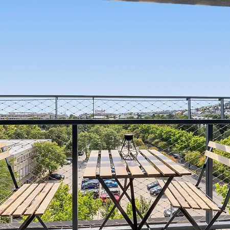 Lam Marble Castle View - Ac - Balcony דירה *