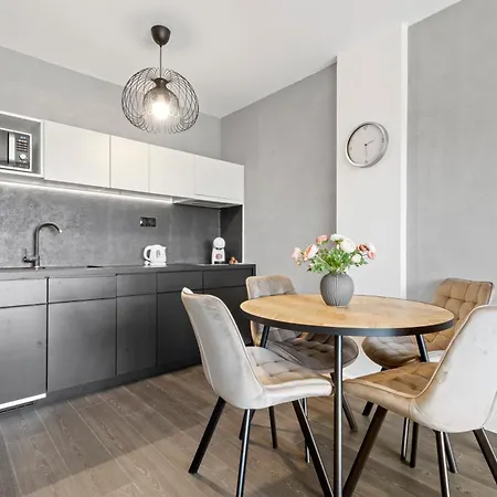 Lam Marble Castle View - Ac - Balcony דירה