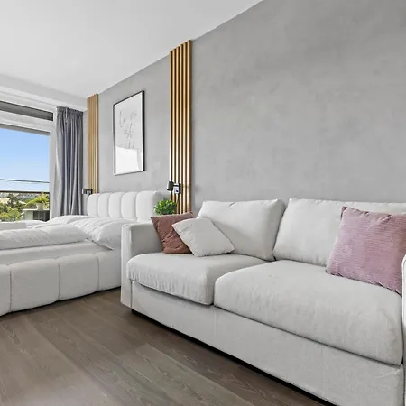 アパート Lam Marble Castle View - Ac - Balcony ブラチスラヴァ