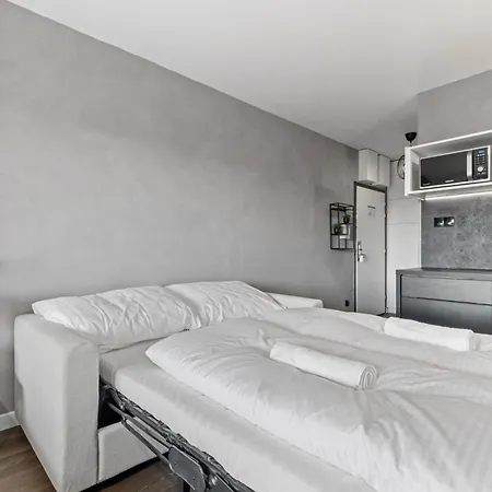 Lam Marble Castle View - Ac - Balcony Bratysława